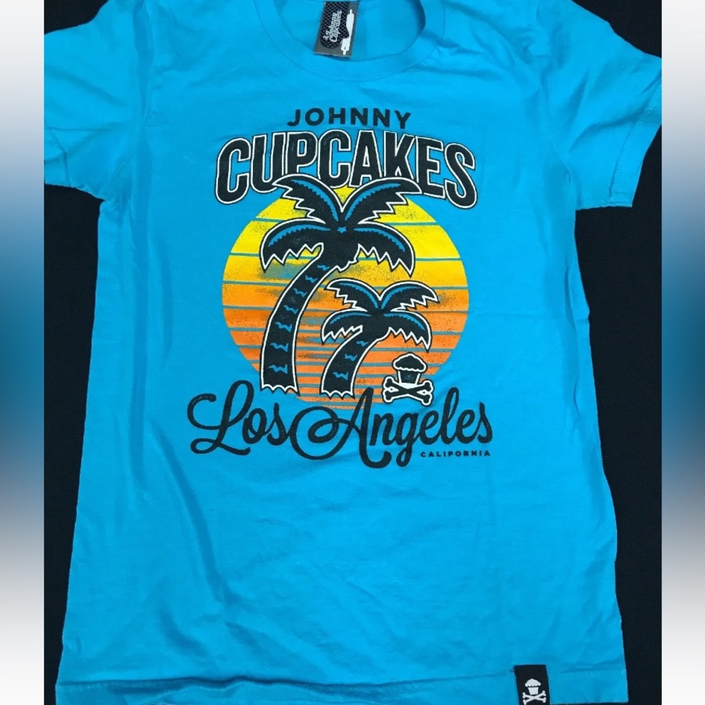 Johnny Cupcakes T shirt
